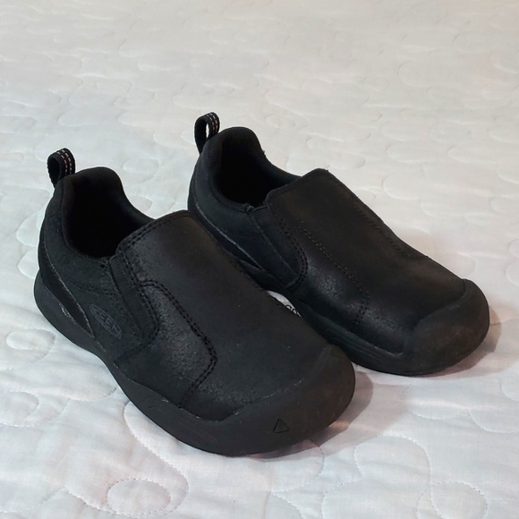 Keen Boys Black Leather Mocs Size 13 - Picture 1 of 4